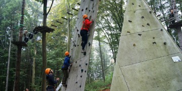 Foto vom Ausflug in den Hochseilgarten der Altenpflegeschule